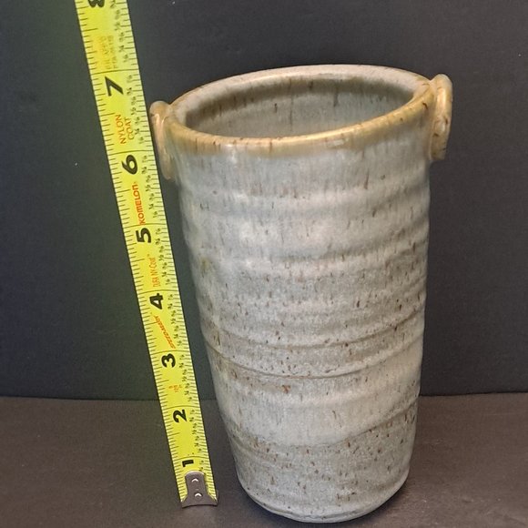 HANDMADE POTTERY VASE - Picture 8 of 9
